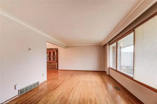 Guelph, ON N1E 4P2,12 Kara Lee Court