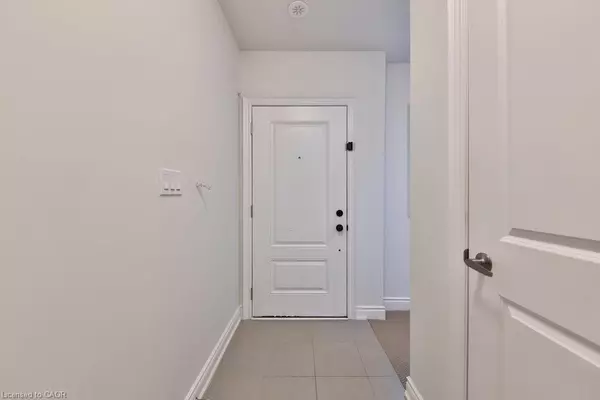 Oakville, ON L6H 7H2,2160 Trafalgar Road #7