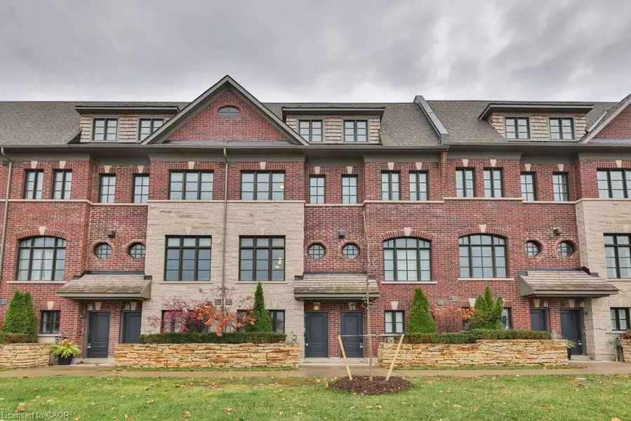 2160 Trafalgar Road #7, Oakville, ON L6H 7H2