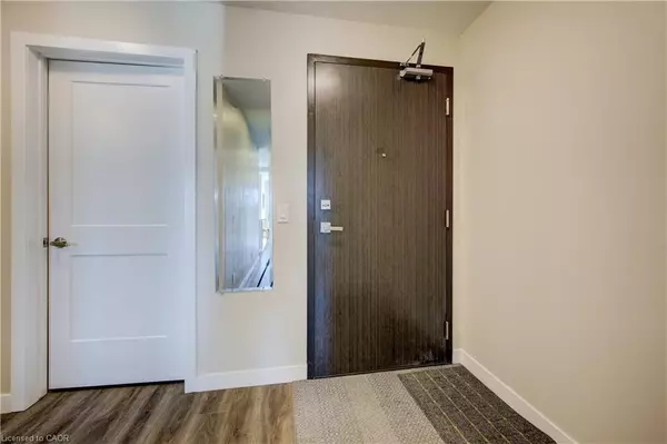 Hamilton, ON L8P 0C6,15 Queen Street S #1015