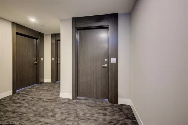 Hamilton, ON L8P 0C6,15 Queen Street S #1015