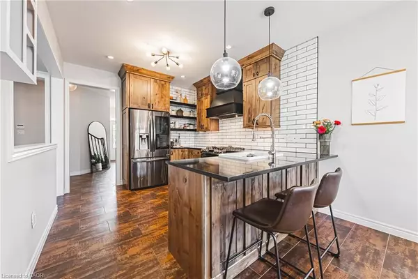 Hamilton, ON L9B 0E8,8 Matteo Trail