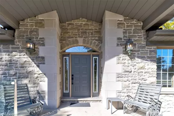 Cambridge, ON N1R 8K2,20 Grandy Lane