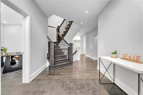 Dundas, ON L9H 7M5,120 Davidson Boulevard