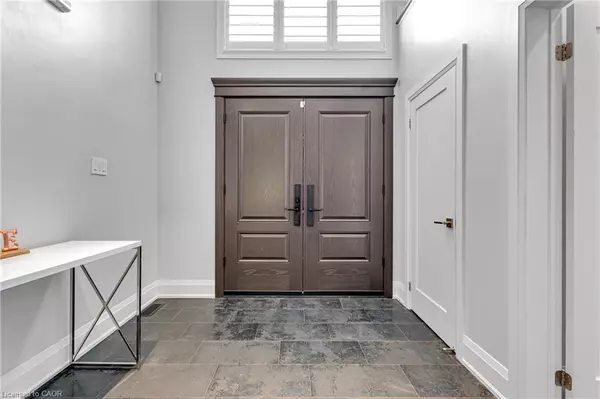 Dundas, ON L9H 7M5,120 Davidson Boulevard