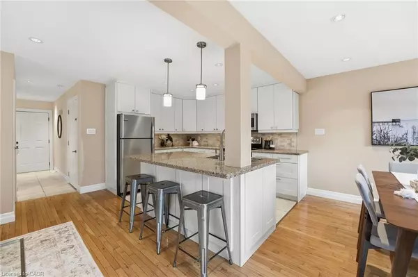 Burlington, ON L7R 4H5,2200 Glenwood School Drive #16