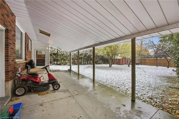 Brantford, ON N3R 2R2,9 Waddington Street