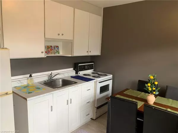 Hamilton, ON L8K 1V6,1759 King Street E #33