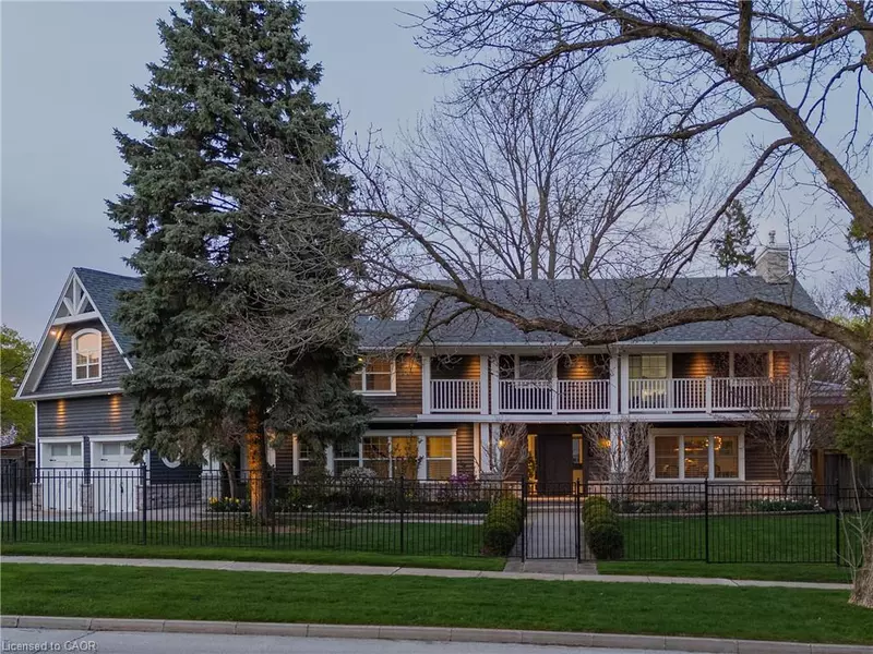 115 Charnwood Drive, Oakville, ON L6J 5G8