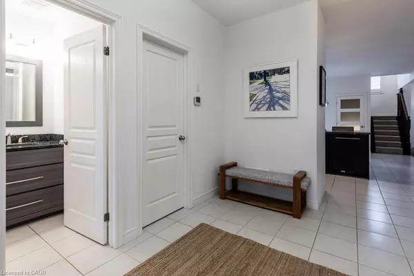 Waterdown, ON L8B 0V5,142 Painter Terrace