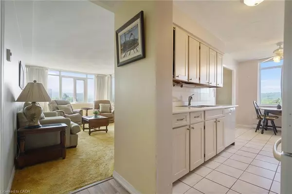 Hamilton, ON L8K 6N1,30 Harrisford Street #908