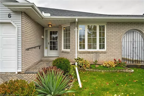 Smithville, ON L0R 2A0,6 Village Drive