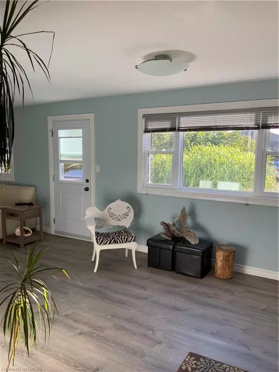 Long Point, ON N0E 1M0,25 First Avenue