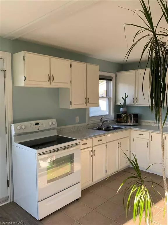 Long Point, ON N0E 1M0,25 First Avenue