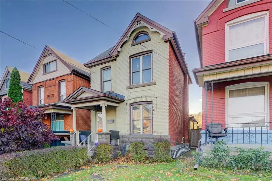 82 Simcoe Street E, Hamilton, ON L8L 3N4