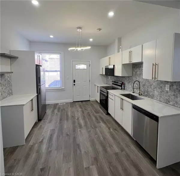 Hamilton, ON L8L 5Y4,44 Madison Avenue