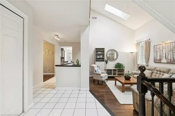 Burlington, ON L7M 3W5,2210 Heidi Avenue