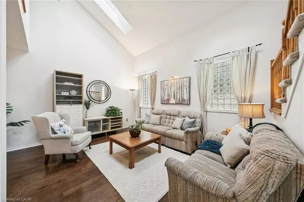 Burlington, ON L7M 3W5,2210 Heidi Avenue