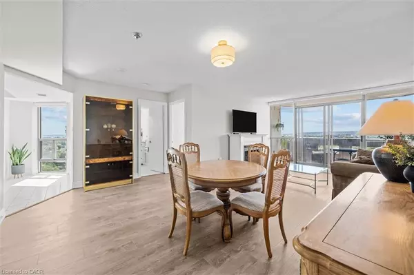 Burlington, ON L7L 5V8,5090 Pinedale Avenue #1107