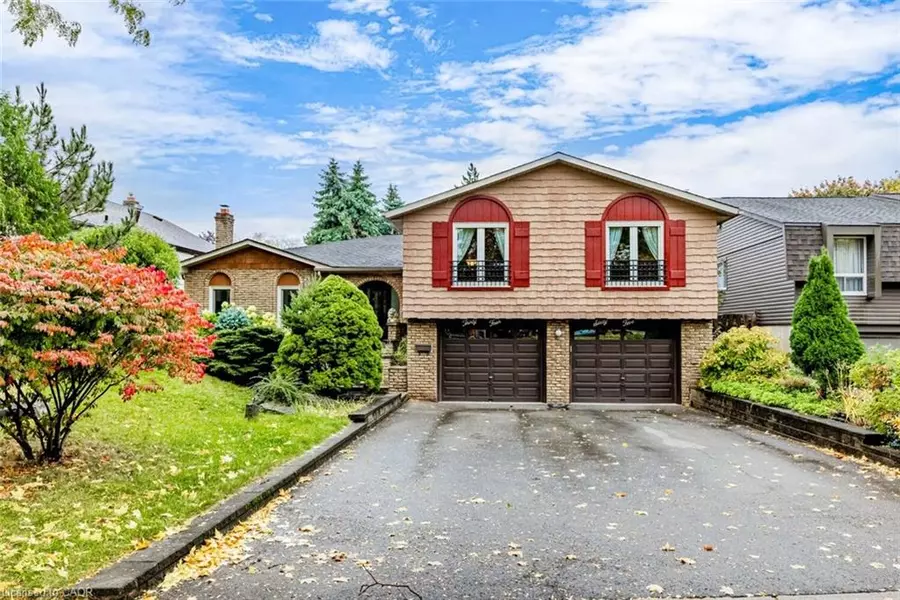 3465 Rubens Court, Burlington, ON L7N 3K3