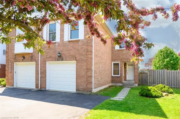 Oakville, ON L6H 4M5,2030 Glenada Crescent