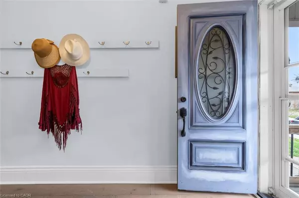 Hamilton, ON L8L 6Y1,163 Leinster Avenue N