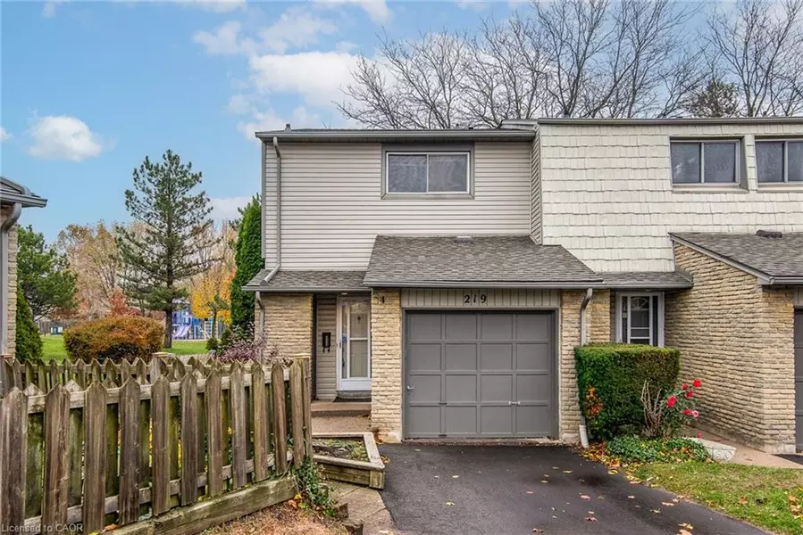 219 Deveron Crescent, London, ON N5Z 4J7