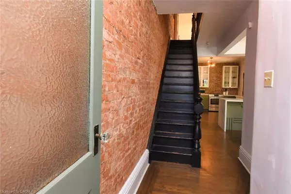 Hamilton, ON L8L 5E8,150 Victoria Avenue N