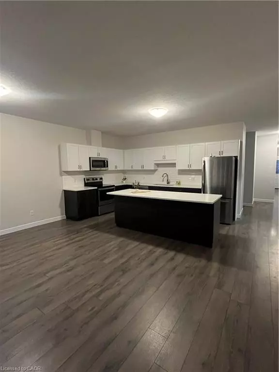 Simcoe, ON N3Y 0E8,28 Meadowhawk Lane