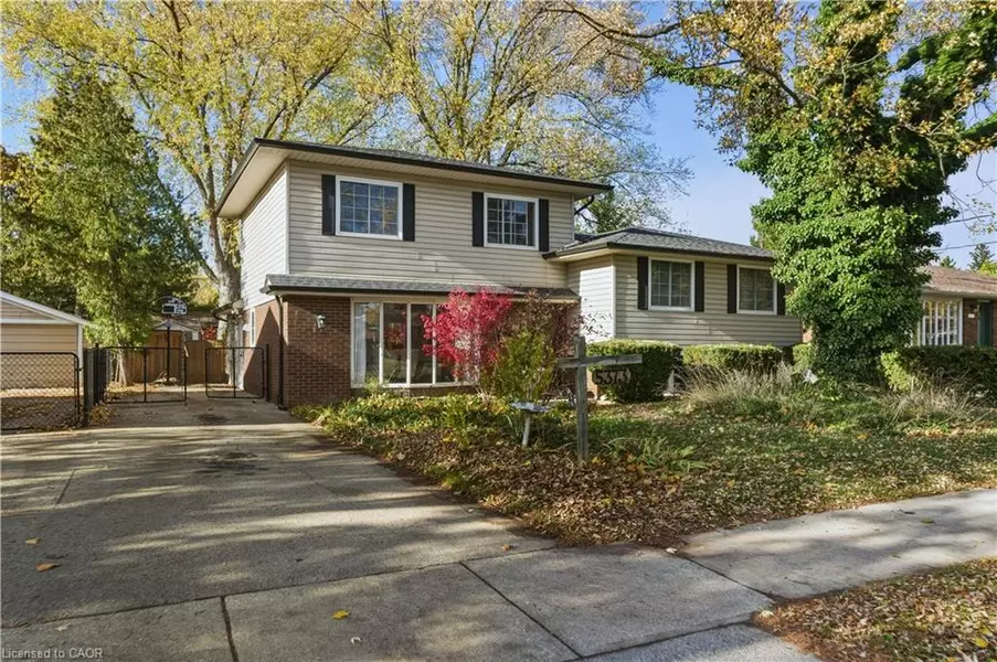 5373 Spruce Avenue, Burlington, ON L7L 1N8