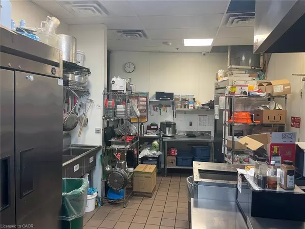 Oakville, ON L6H 3H6,240 Leighland Avenue