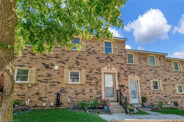 Cambridge, ON N1S 4X9,175 Cedar Street #37