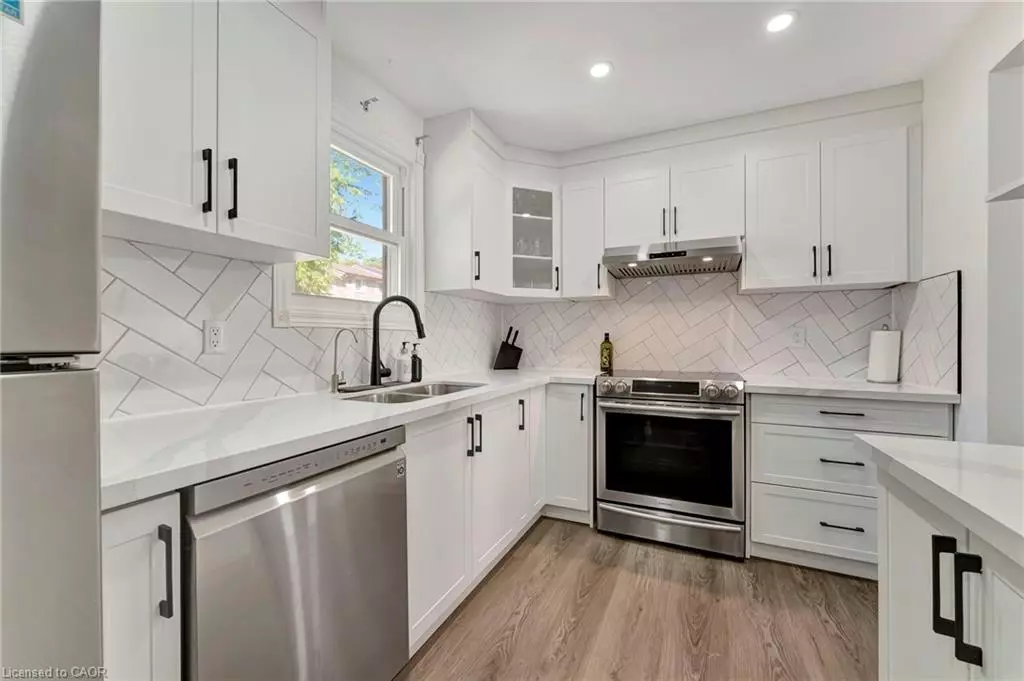 Cambridge, ON N1S 4X9,175 Cedar Street #37