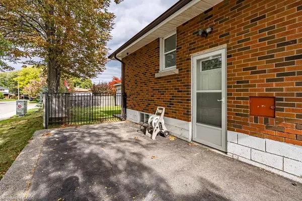 Hamilton, ON L9A 1Z1,105 Mcelroy Road E