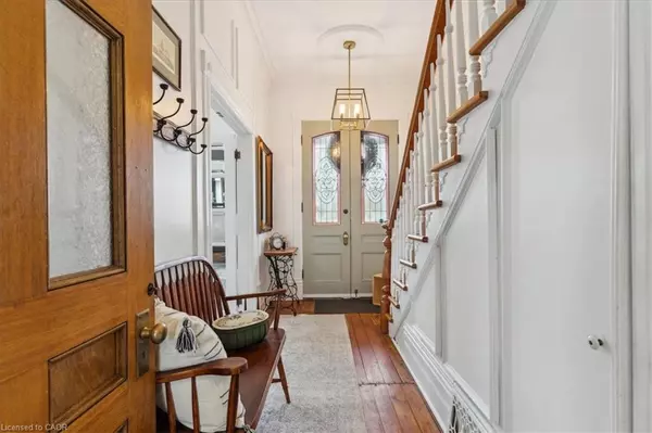 Grimsby, ON L3M 1R9,123 Main Street W