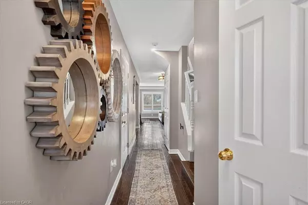 Burlington, ON L7L 7A1,616 Iris Court