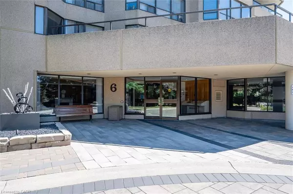 Waterloo, ON N2J 4S3,6 Willow Street #702