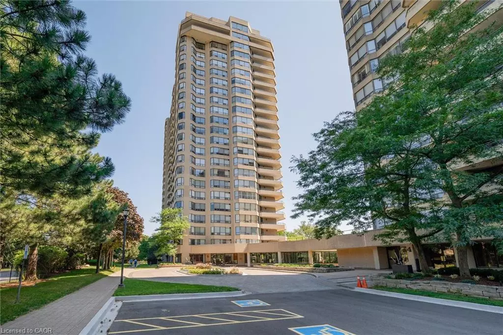 Waterloo, ON N2J 4S3,6 Willow Street #702