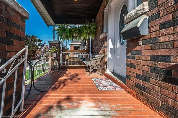 Hamilton, ON L8H 4V5,128 Crosthwaite Avenue N