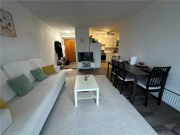 Hamilton, ON L8K 4C9,8 Woodman Drive S #401