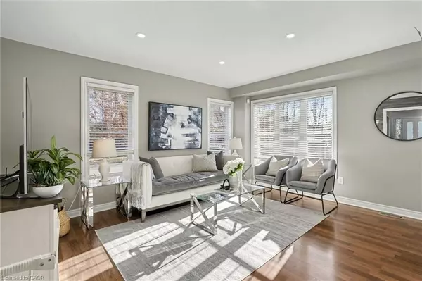 Waterdown, ON L8B 0Y1,88 Buttercup Crescent