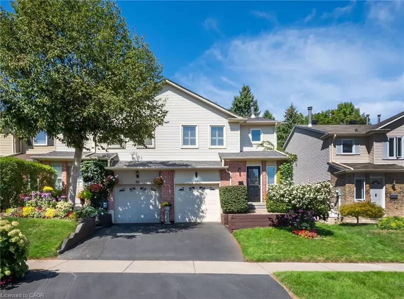 815 Sweetwater Crescent, Mississauga, ON L5H 4A7