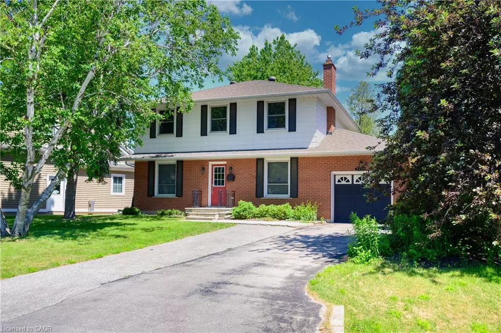 Oakville, ON L6L 1V5,2471 Meadowood Crescent