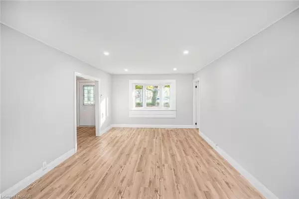 Stoney Creek, ON L8E 5H8,1071 Hwy 8