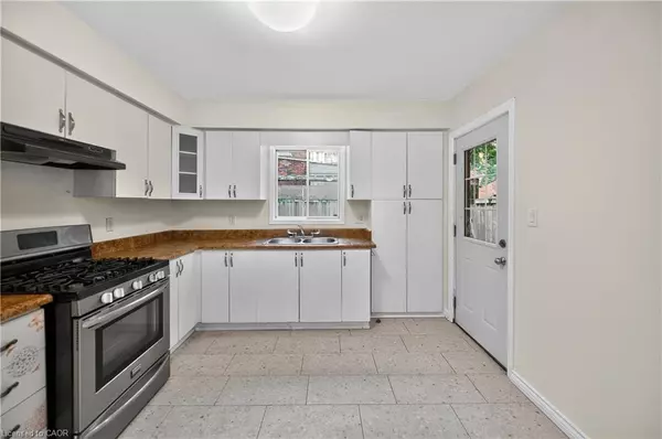 Hamilton, ON L8N 2X6,107 Grant Avenue #1