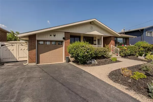 Grimsby, ON L3M 3P5,407 Murray Street