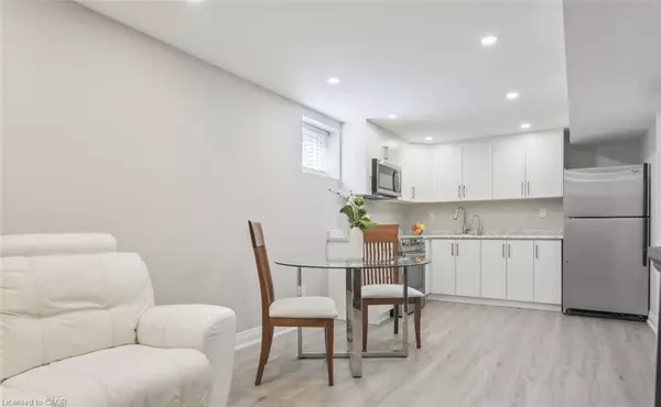 Oakville, ON L6M 3B7,1151 Lindsay Drive