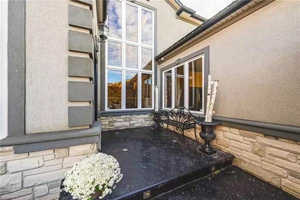 Ancaster, ON L9R 4E9,712 Highvalley Road