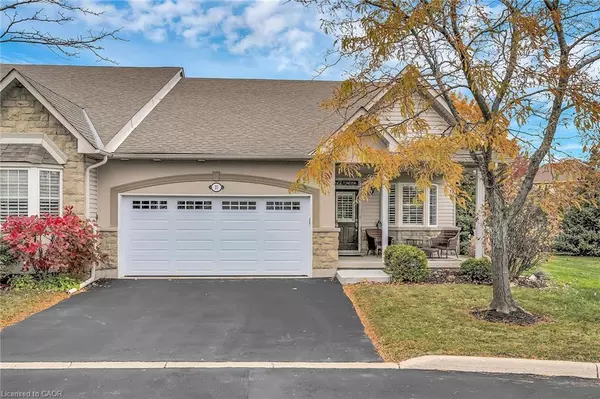 212 Stonehenge Drive #31, Ancaster, ON L9K 1N5