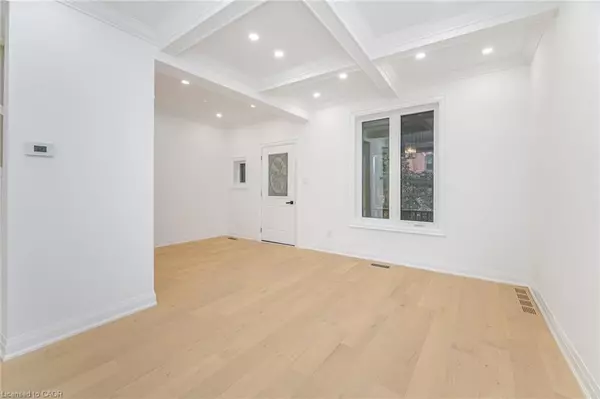 Hamilton, ON L8P 2E4,285 Charlton Avenue W